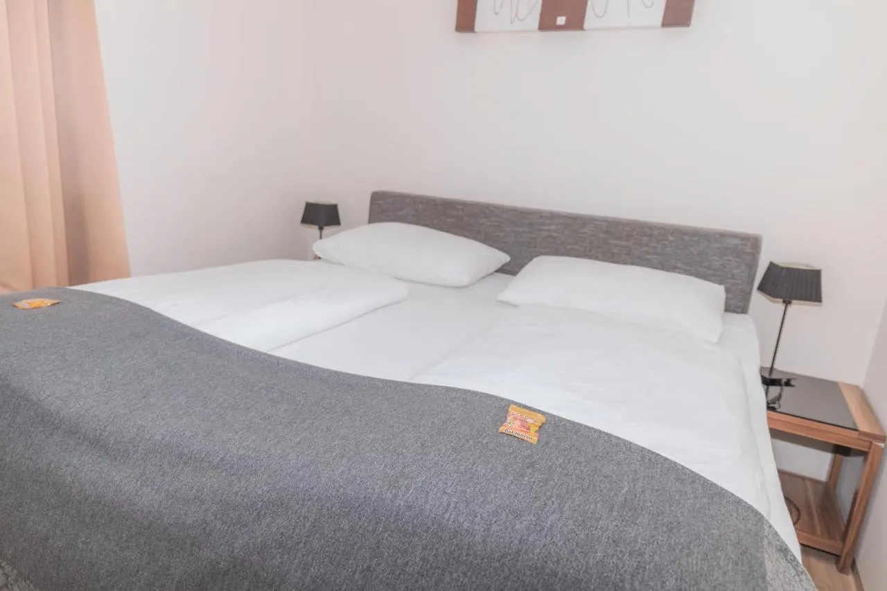 Pension A Und A Vienna 3*,