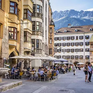 Altstadthotel Weisses Kreuz Hotell