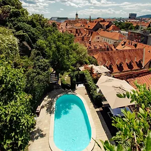 https://schlossberghotel-das-kunsthotel.graz-austria-hotels.com