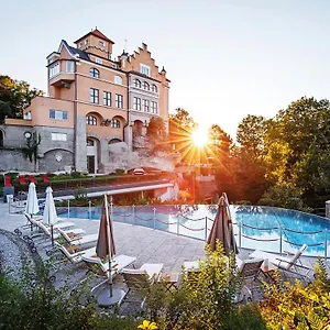 Отель Schloss Moenchstein *****
